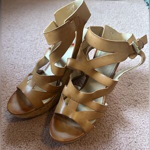Guess Channeled Cork Wedge Size 9 Women’s wedge sandal